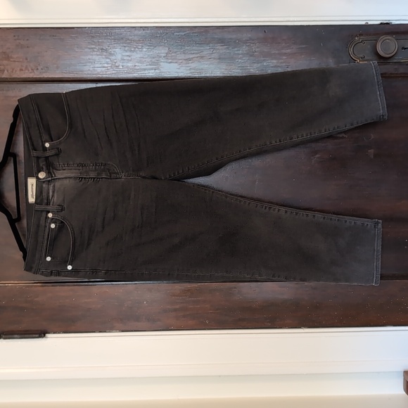 Madewell Classic Straight Jean - Picture 1 of 8